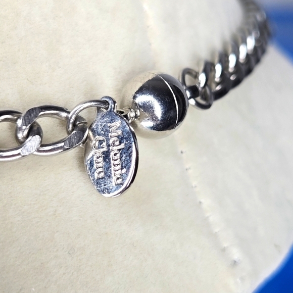 Melania Clara Silver Pave Queen Crown Initial Cuban Link Chain Necklace - Picture 3 of 6